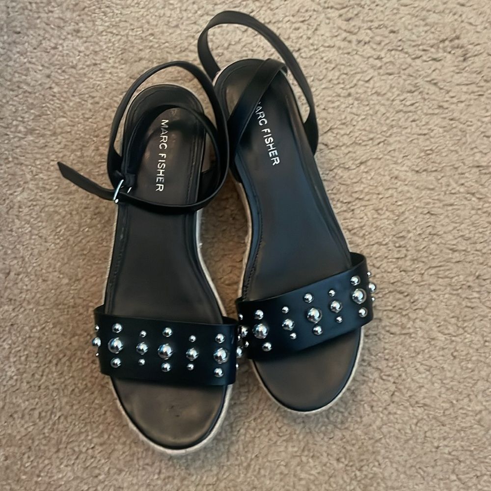 Marc Fisher Joyce Black Stud Espadrille Open Toe Wedge Platforms Sandals Sz 8 - Picture 2 of 7